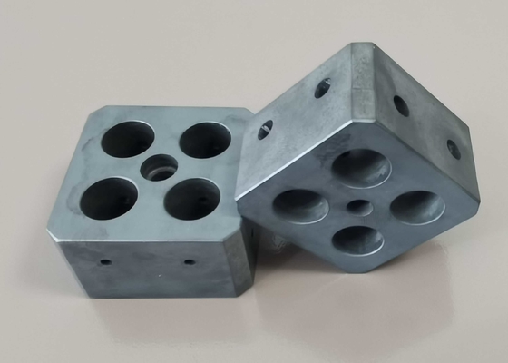 Otomotiv SI3N4 Silikon Nitrür Seramik Arıza Gerilimi 20-25KV/mm