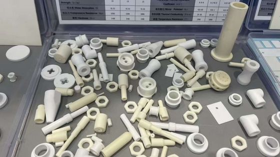 1100-1300 HV Eğilme Gücü Zirkonya Seramik Halka Çubuk Çubuğu