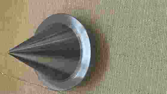 Yüksek termal şoka sahip, yüksek korozyon direncine sahip, demir dışı metallerle ıslanmayan ve metalurji ve kaynak endüstrisi için ideal bir malzeme olan Silisyum Nitrür Seramikleri